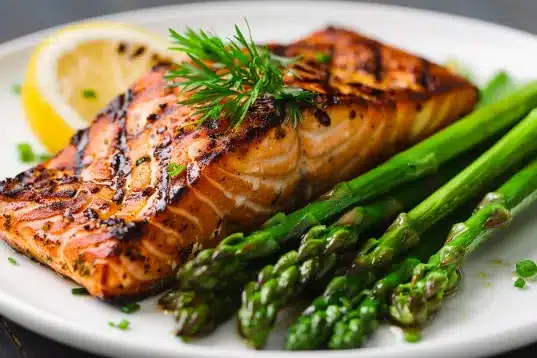 Grilled salmon with steamed asparagus